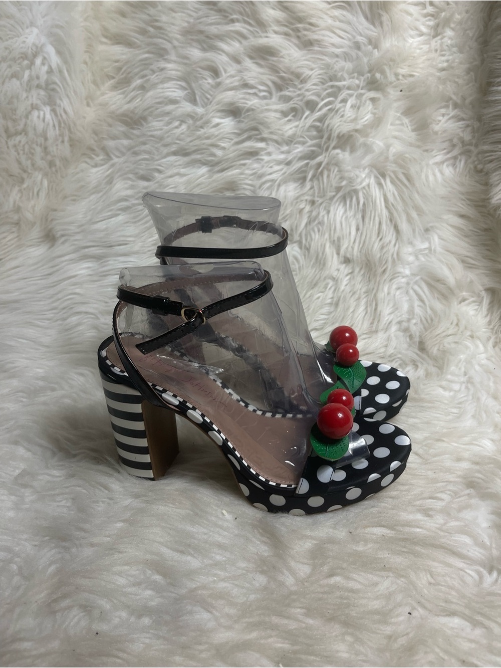 Betsey Johnson Black White Polka Dot Platform Sandal Red Cherry Accent SZ8M - Picture 2 of 12